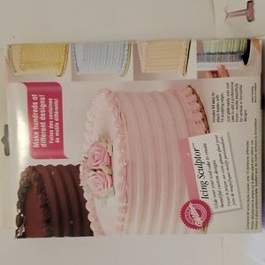 Wilson Icing Sculptor